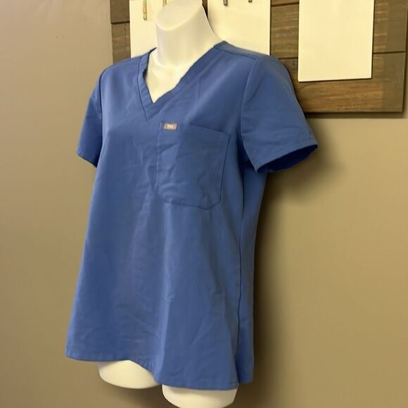 FIGS Technical Collection Blue Short Sleeve V-Neck Medical Scrub Shirt Pocket-XS - Picture 2 of 13